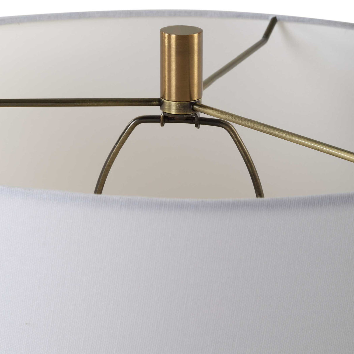 White Ceramic Ridged Table Lamp | Oroa.com