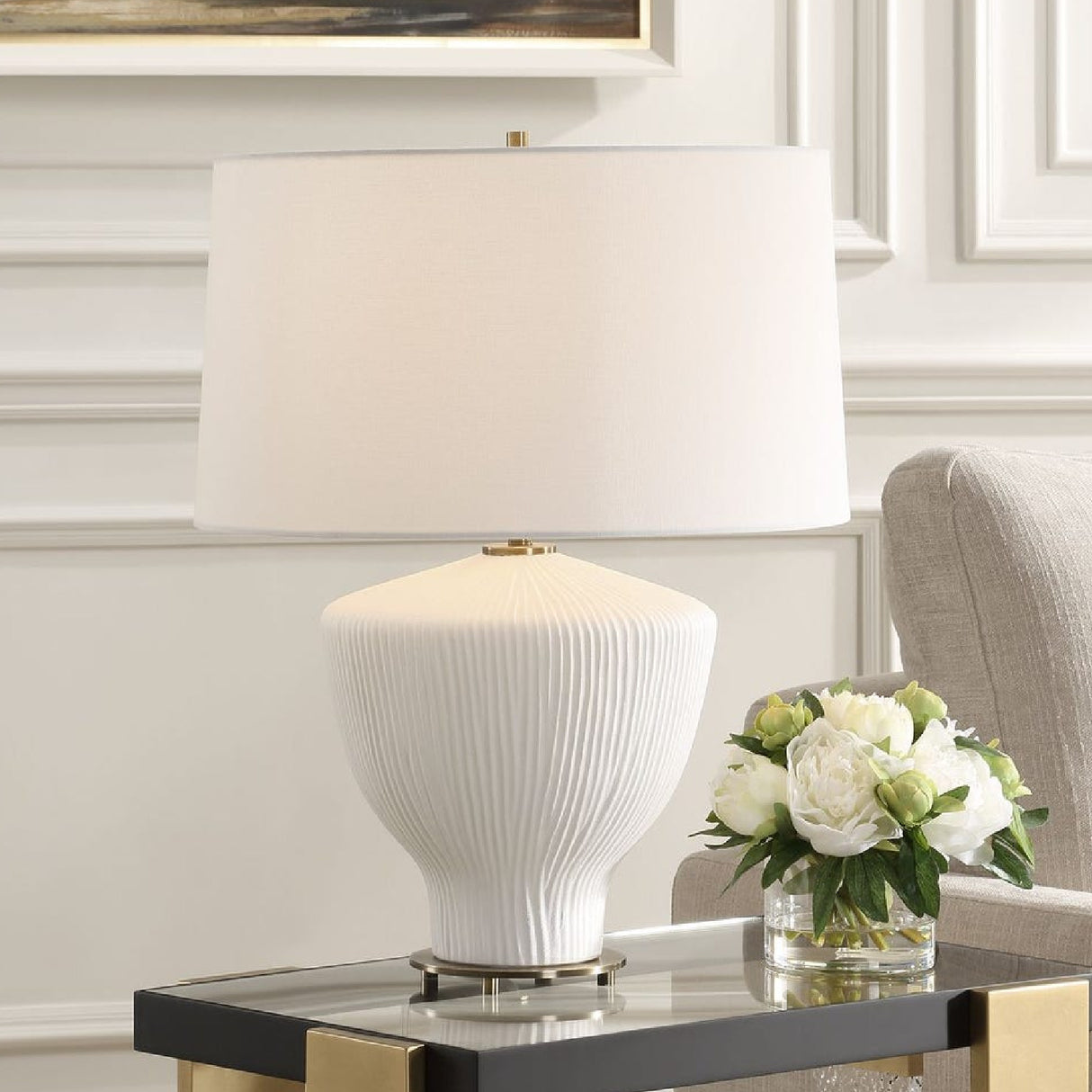 White Ribbed Ceramic Table Lamp | Oroa.com