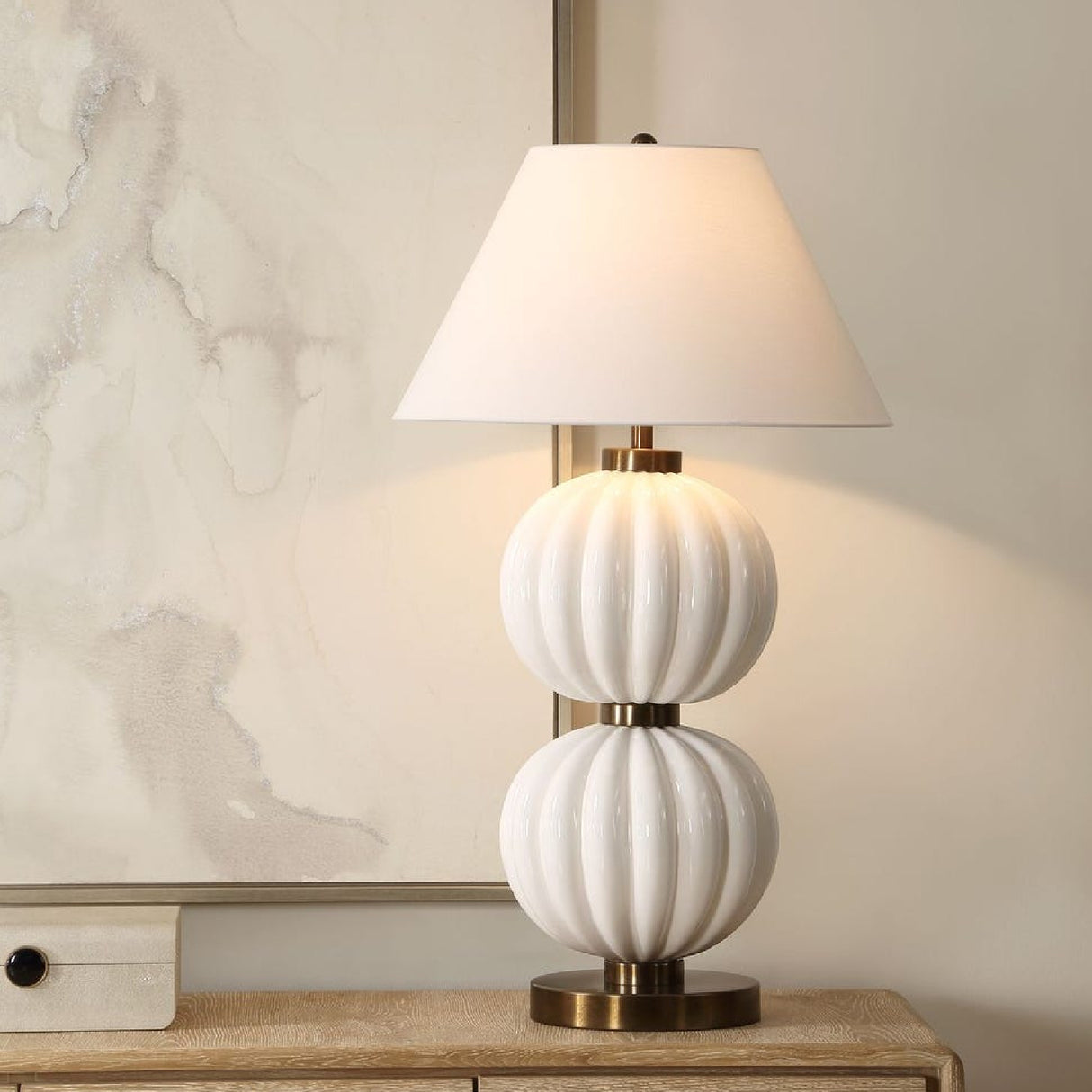 Stacked White Spheres Table Lamp | Oroa.com