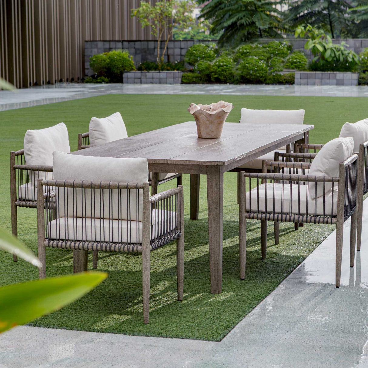 Solid Mahogany Indoor/Outdoor Dining Table | Oroa.com