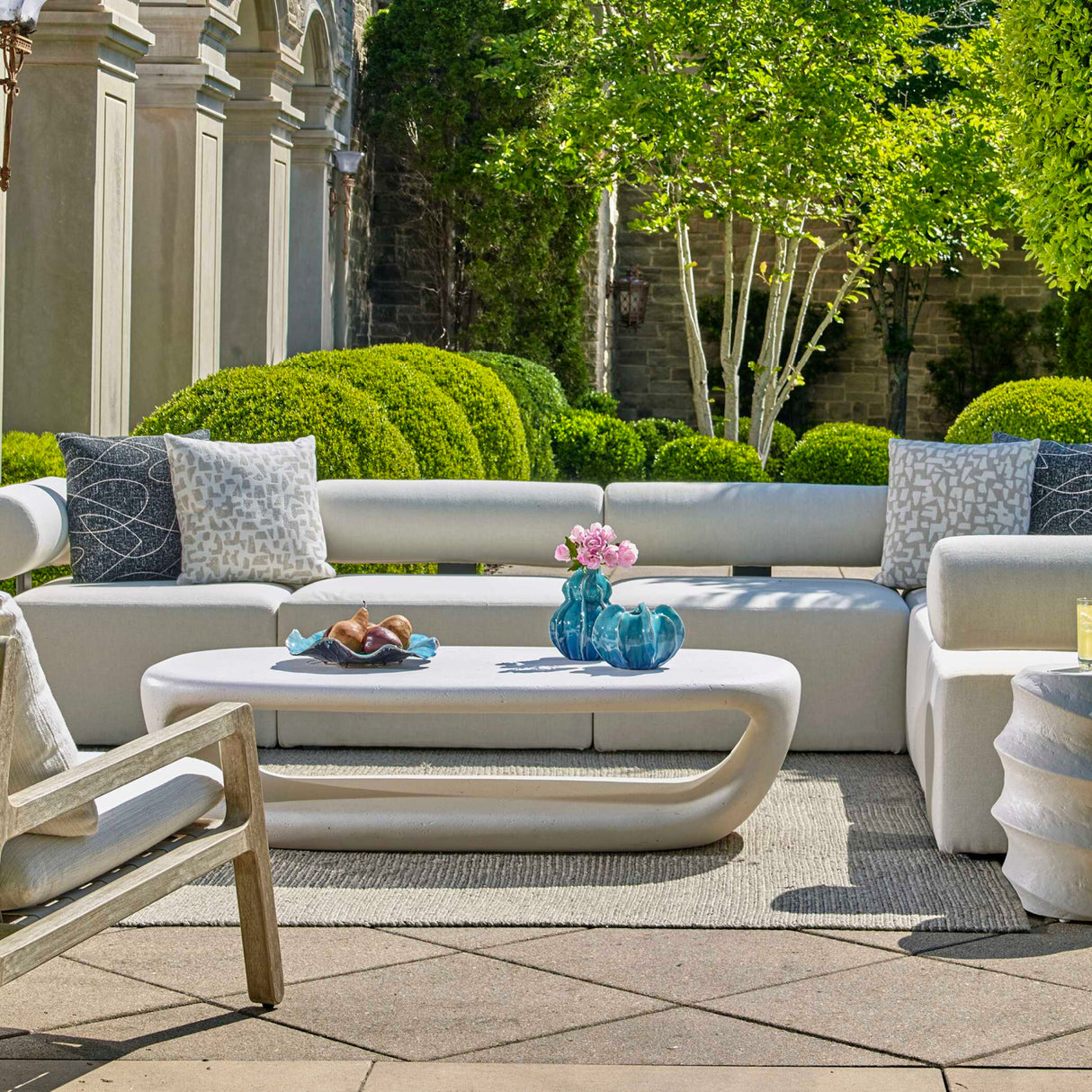White Concrete Indoor/Outdoor Coffee Table | Oroa.com
