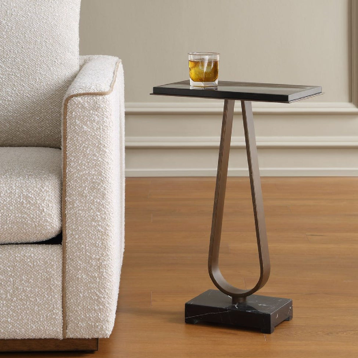 Black Marble Side Table | Oroa.com