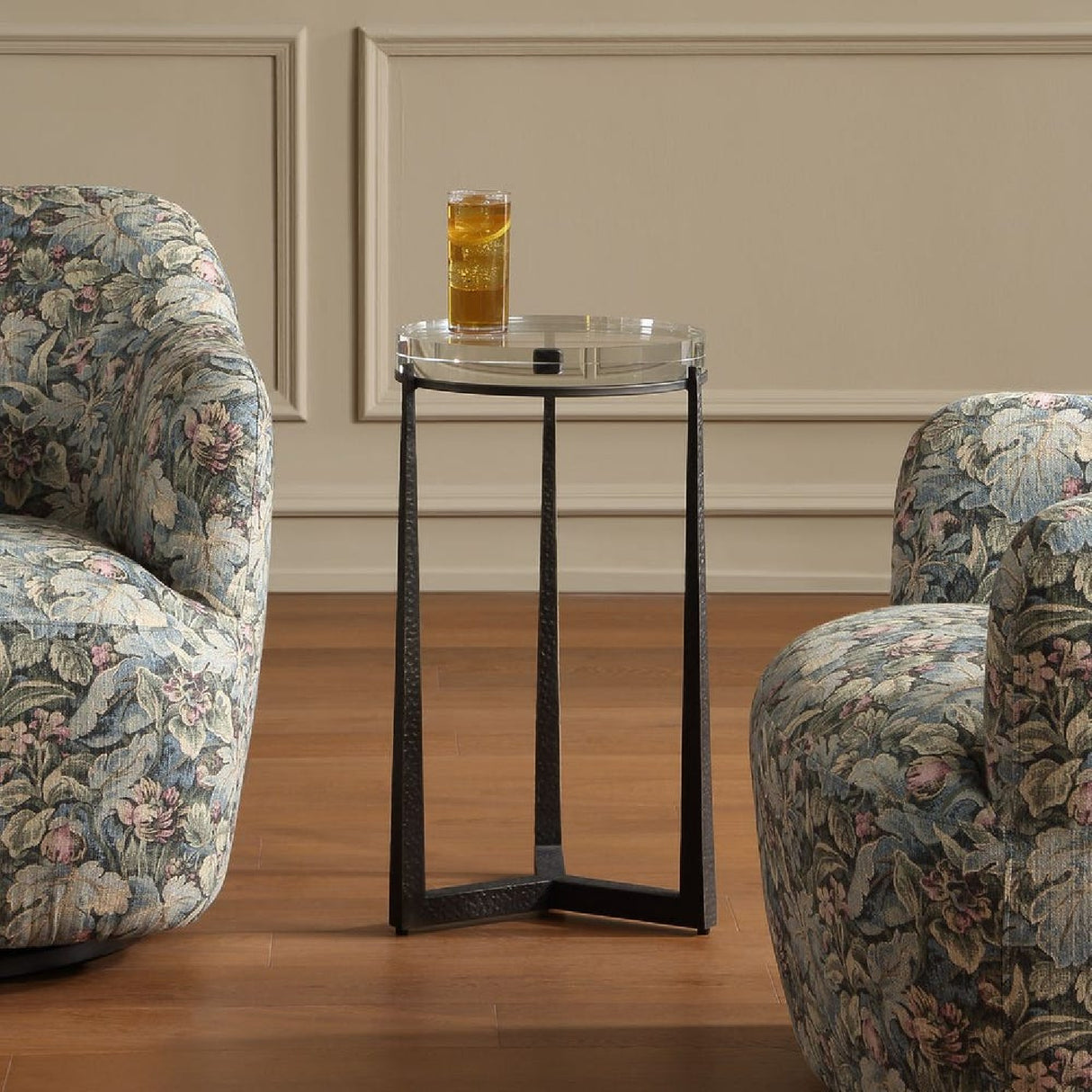 Crystal Top Accent Table | Oroa.com