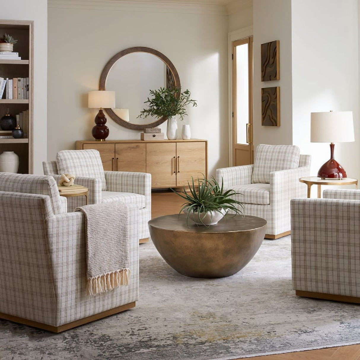 Beige Plaid Linen Swivel Chair | Oroa.com