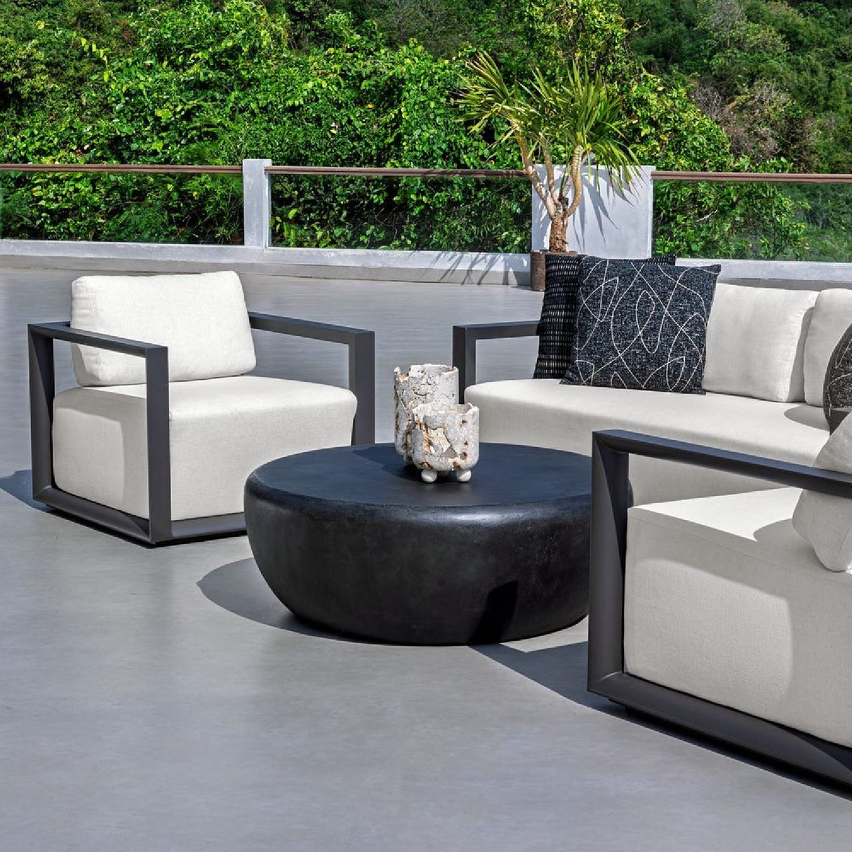 White Cushioned Outdoor Lounge Chair | Oroa.com