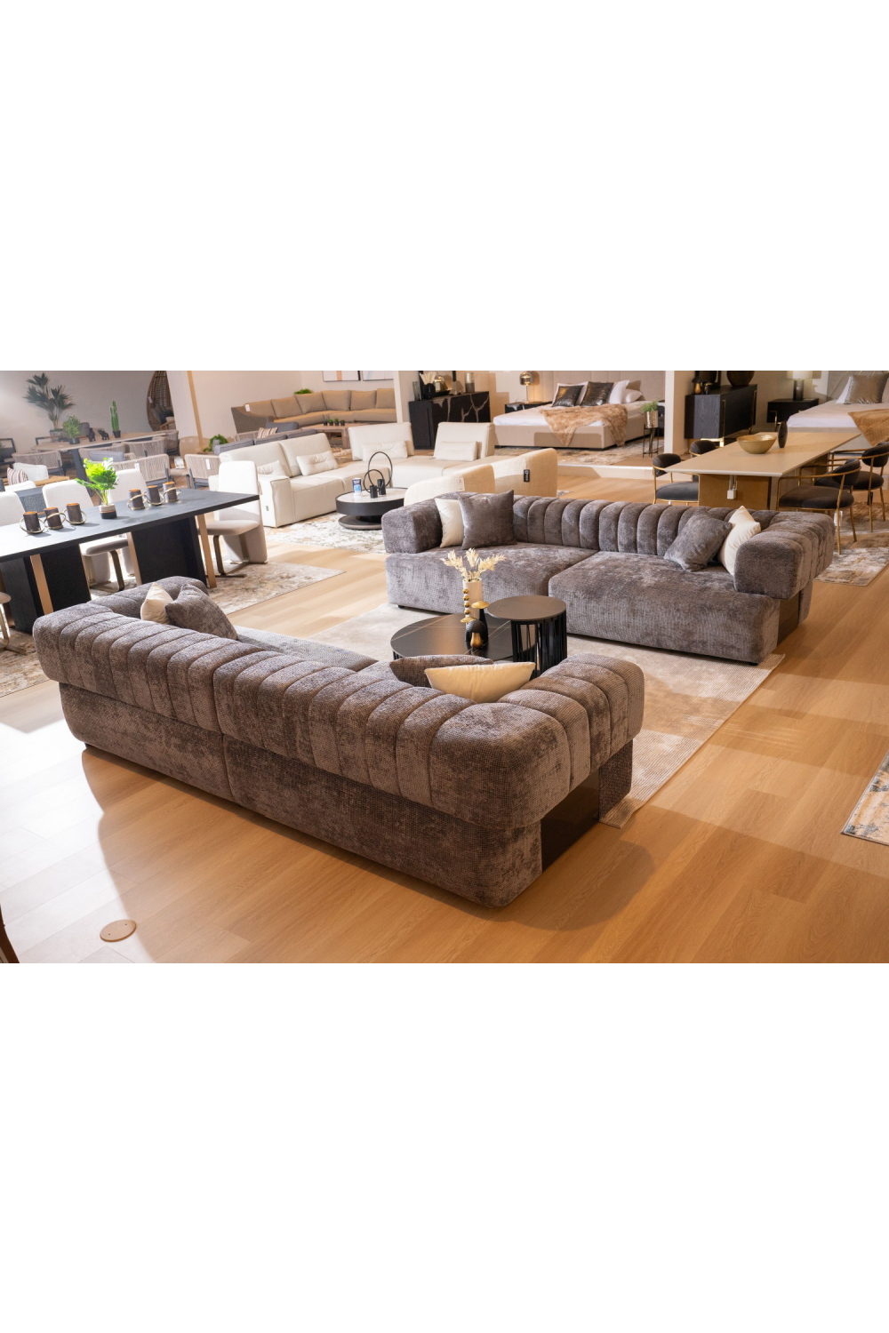 Square-Armed 2-Piece Sofa | OROA Modern Moreno | Oroa.com