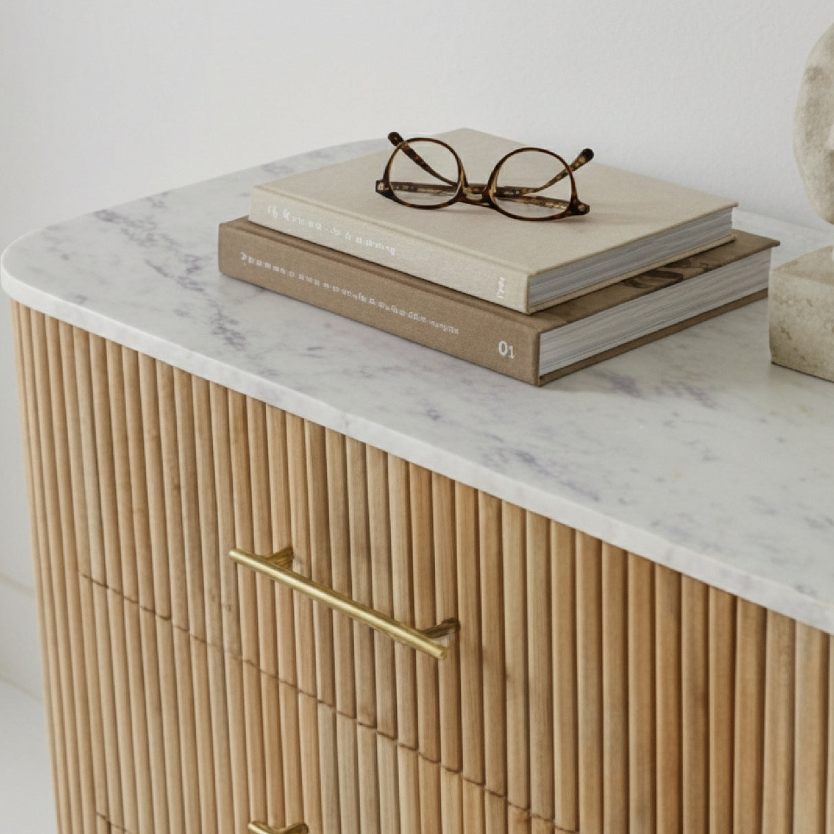 Fluted Mango Wood 6-Drawer Dresser | Oroa.com