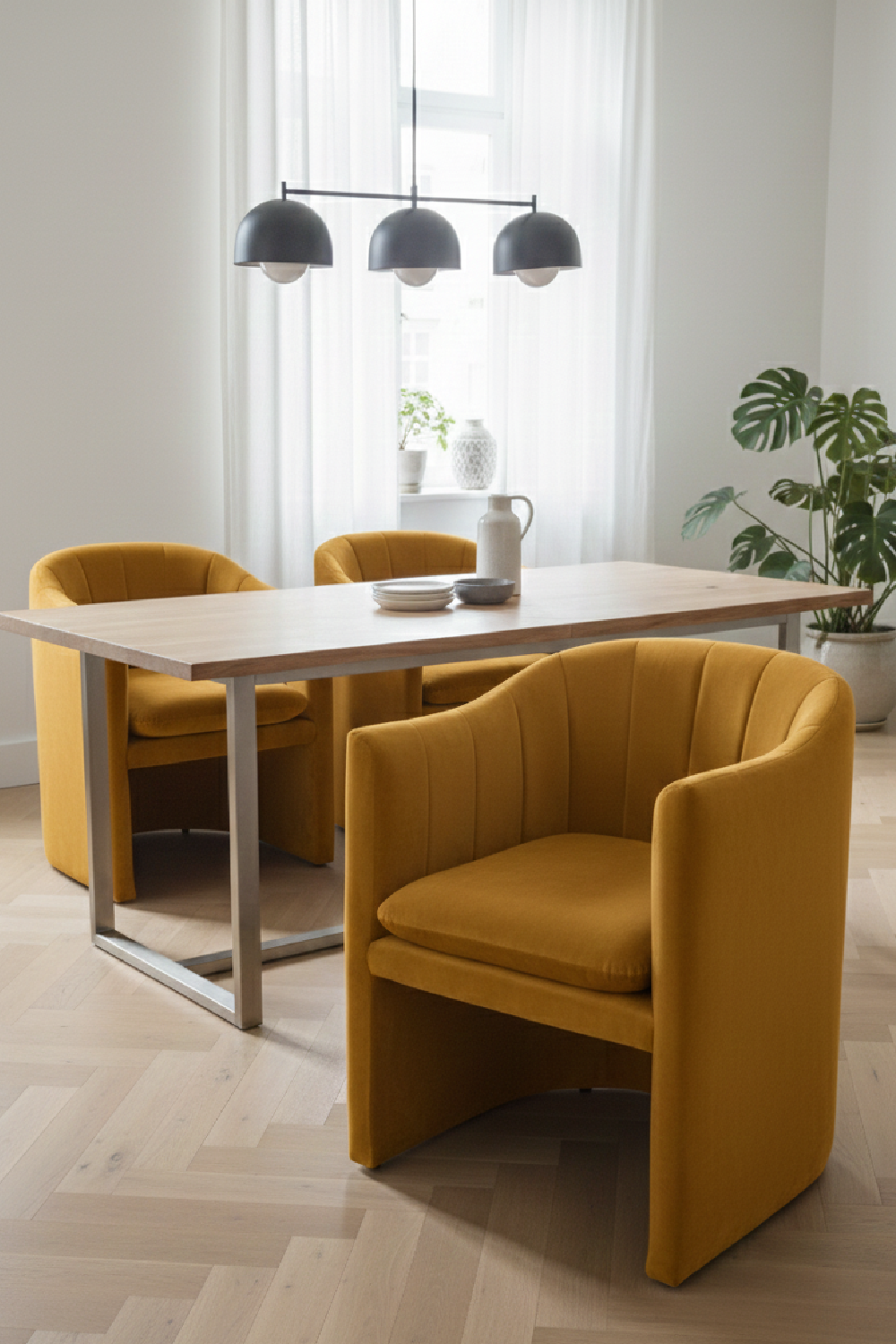 Velvet Curved Dining Chair | OROA Modern Danube | Oroa.com