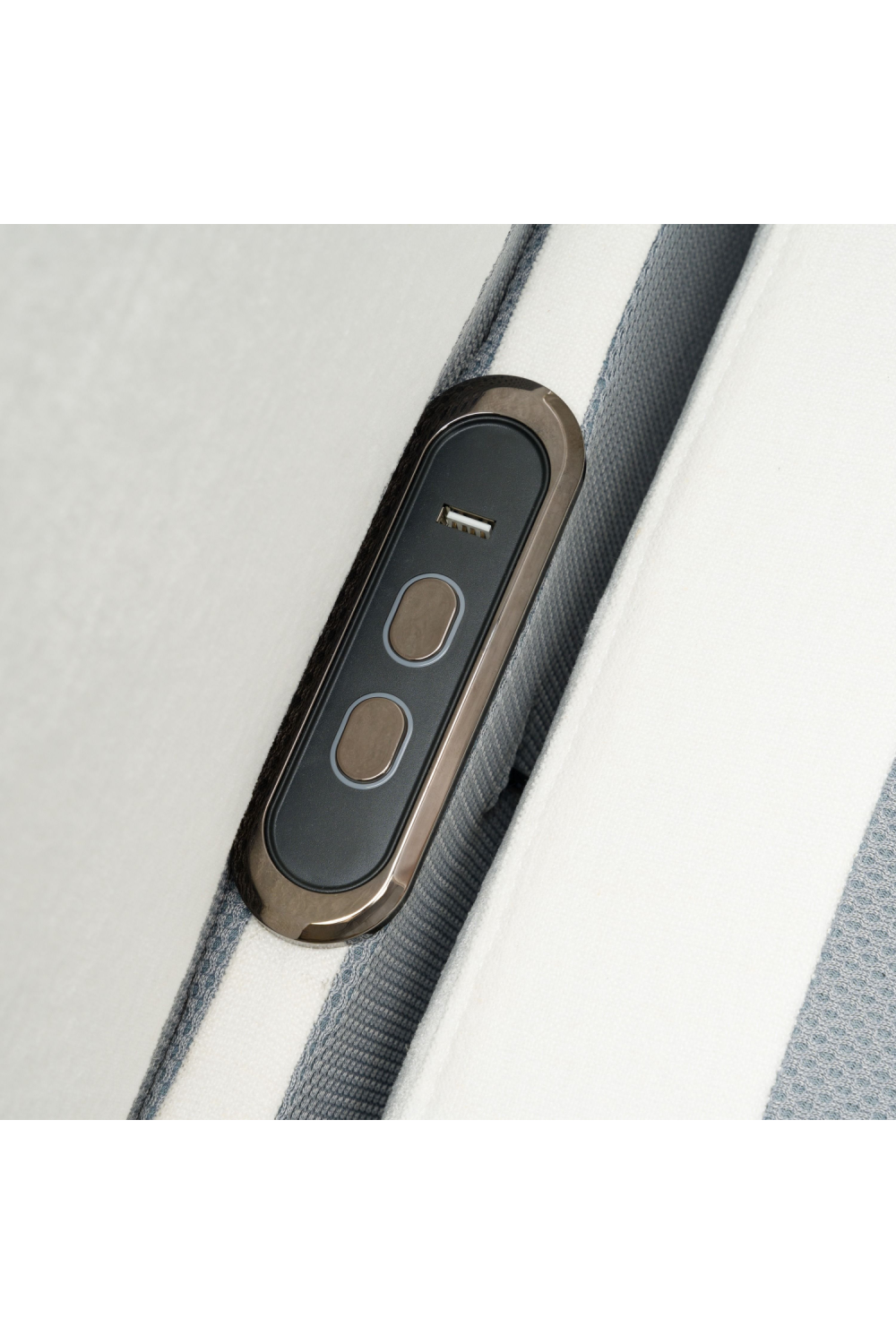 White Recliner Sofa | OROA Modern Almagre | Oroa.com