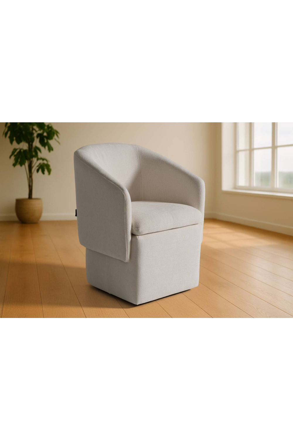 Curved Wheeled Dining Chair | Oroa.com