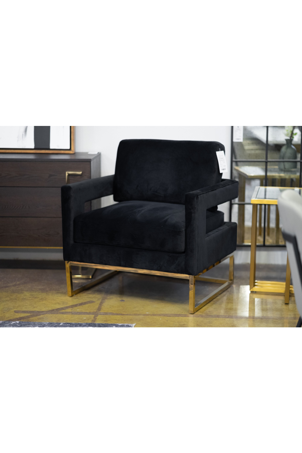 Velvet Accent Chair | OROA Modern Edna | Oroa.com
