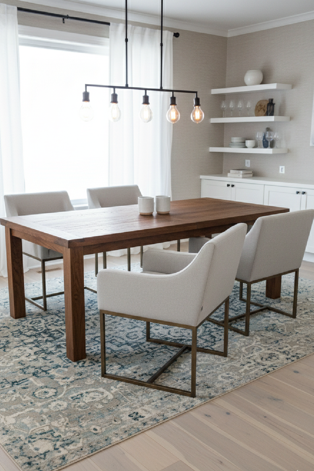 Sloped-Arm Dining Chair | Oroa.com