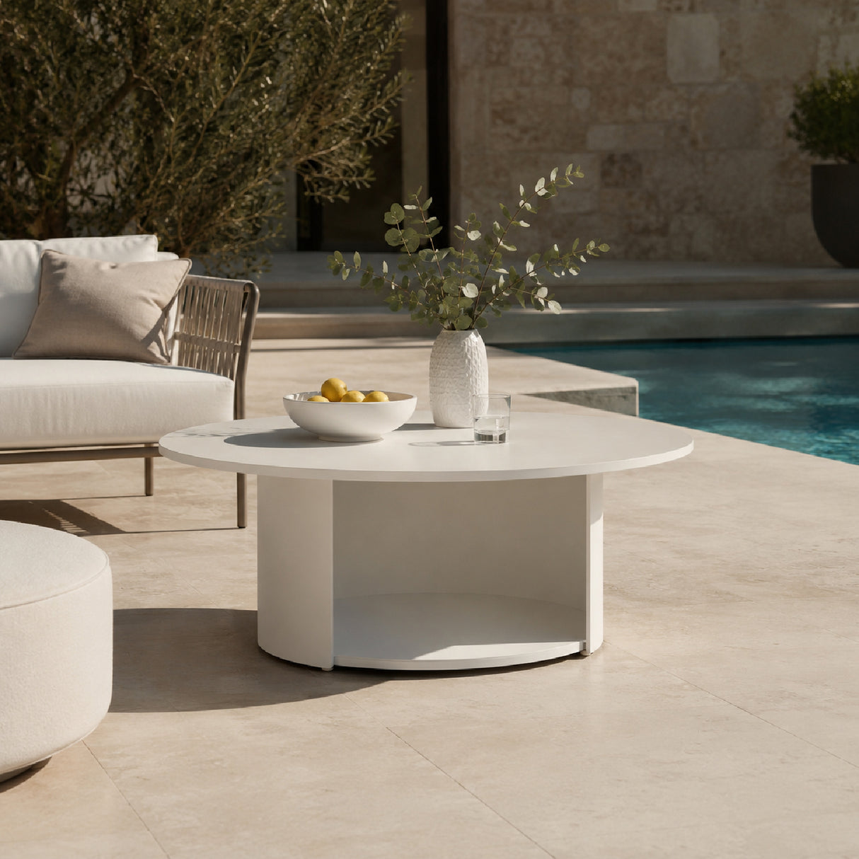 Round Outdoor White Coffee Table | Oroa.com