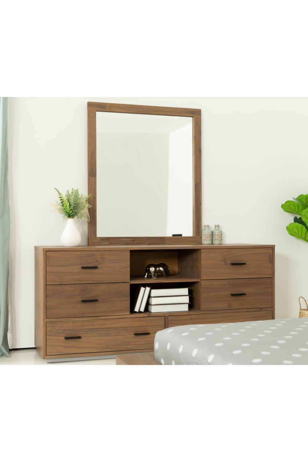 Solid Acacia 6-Drawer Dresser | OROA Modern Fantasia | Oroa.com