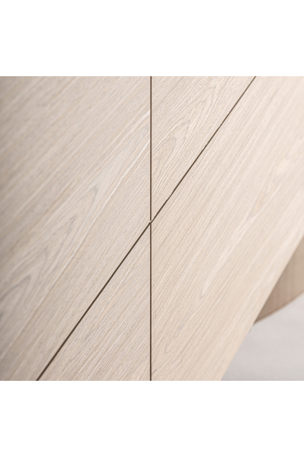 Creak Oak Sideboard | Oroa.com
