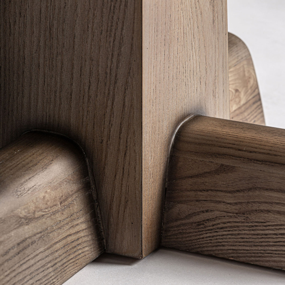 Brown Oak Bar Table | Oroa.com