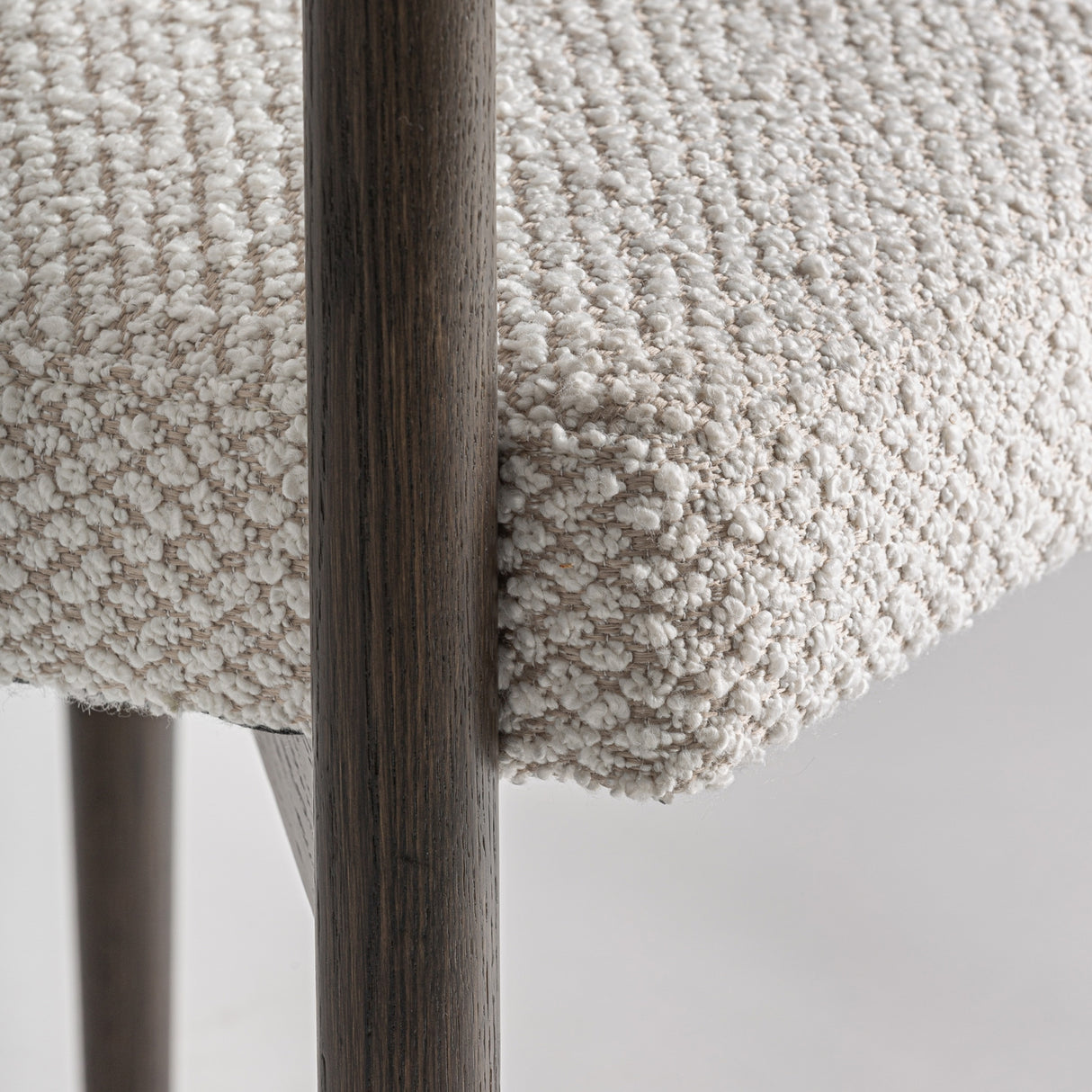 Ash Framed Curve Accent Chair | Oroa.com
