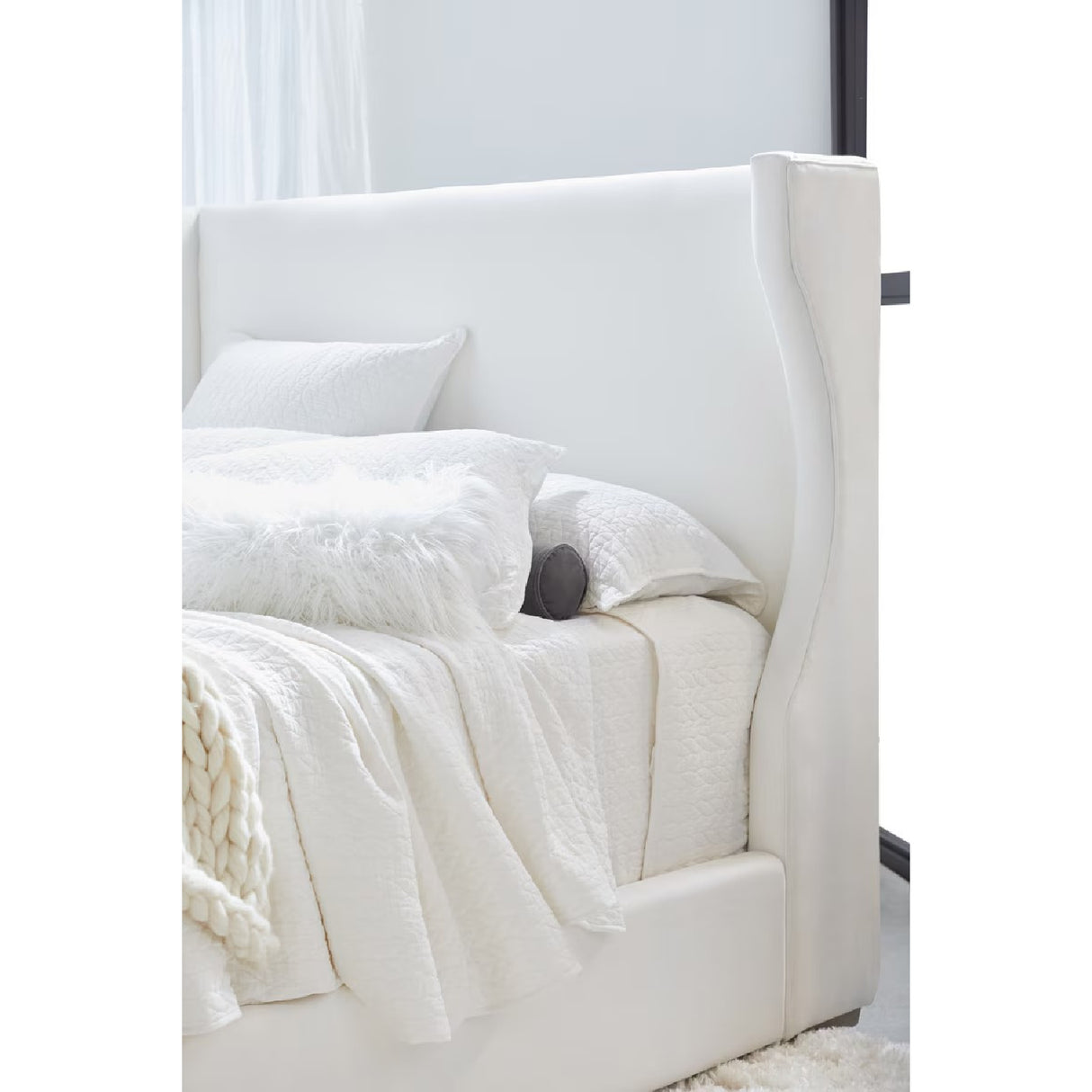 White Upholstered Bed | Oroa.com