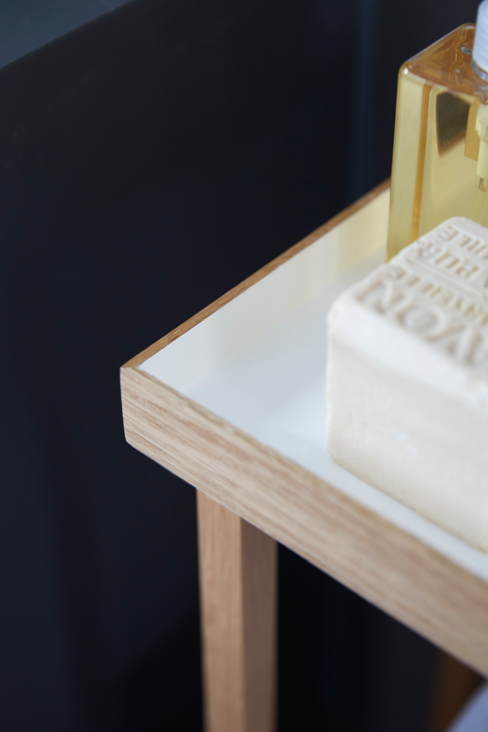 White Rectangular Console Table with Storage | Wireworks Hello | Oroa.com