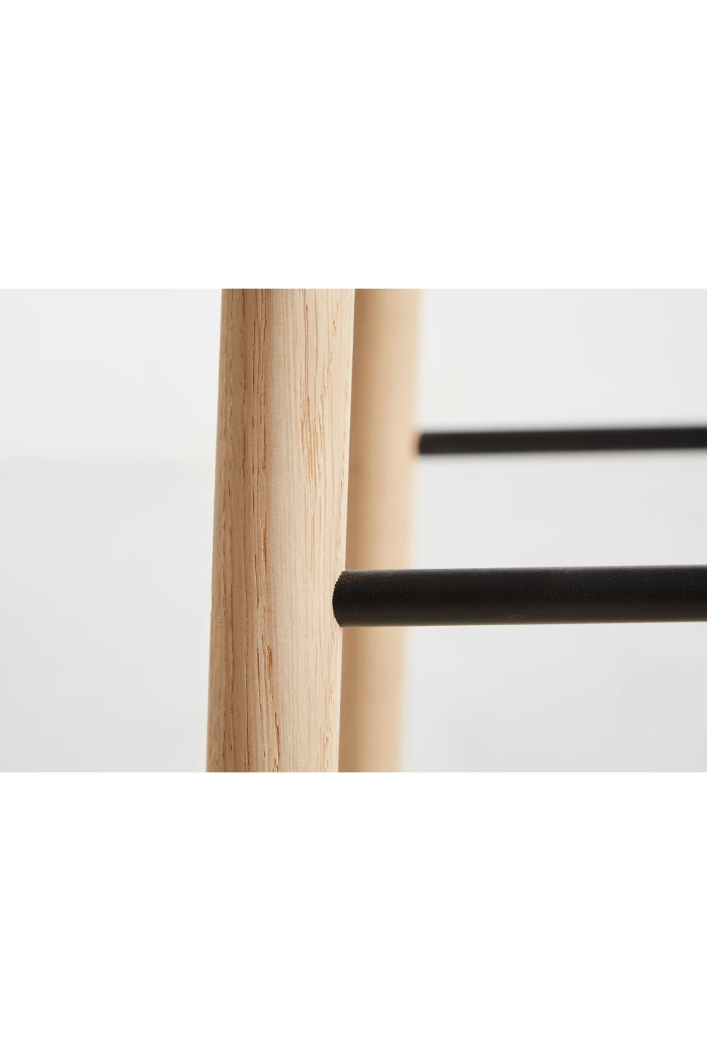 Classic Oak Bar Stool | Oroa.com