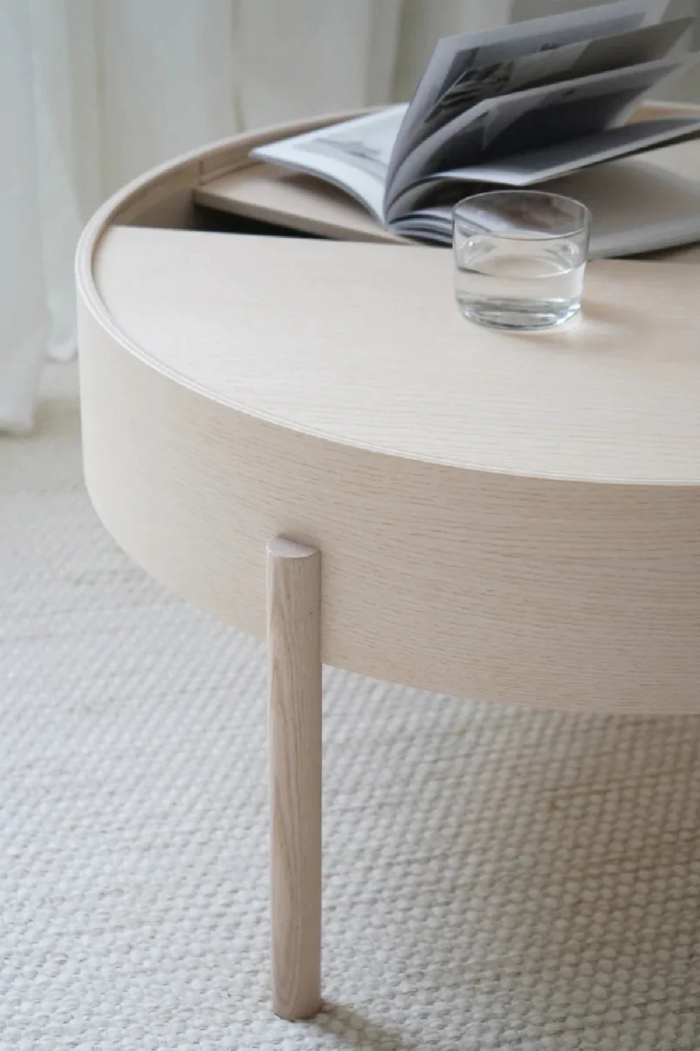 Contemporary Round Coffee Table M | WOUD Arc | OROA.com