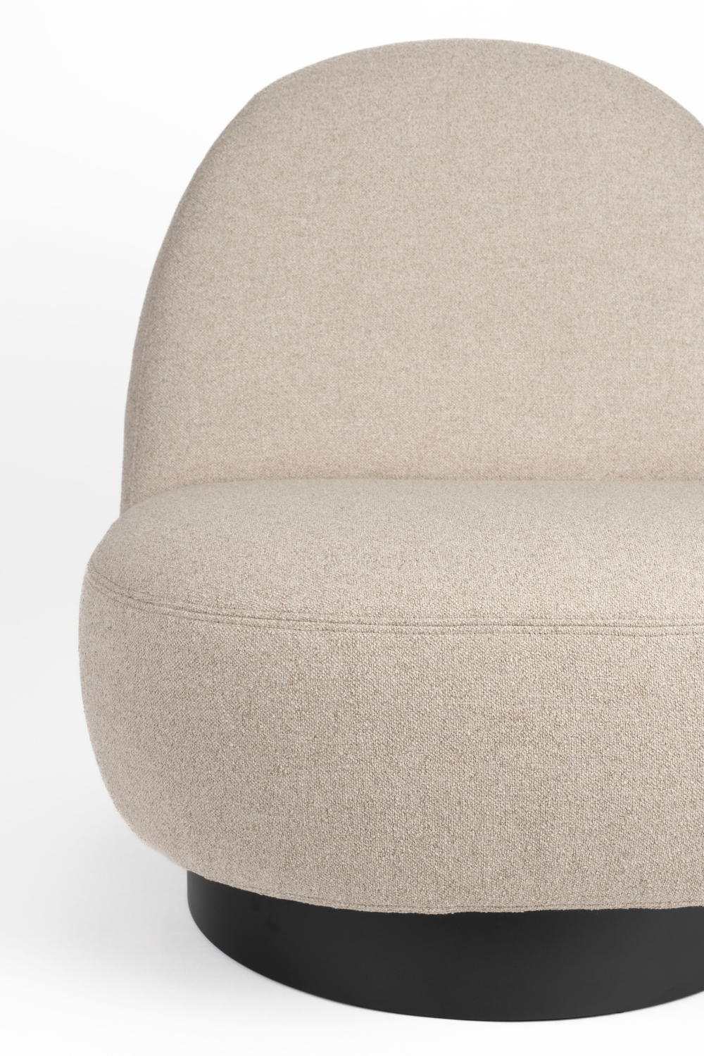 Arched Back Swivel Lounge Chair | Oroa.com