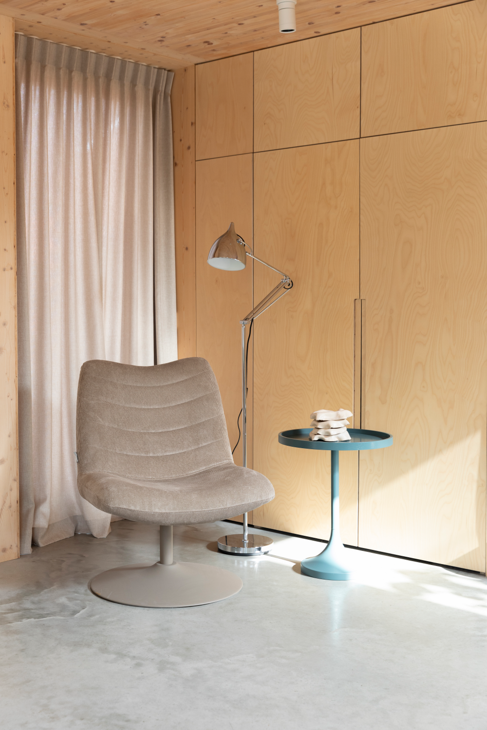Chrome Adjustable Floor Lamp | Oroa.com