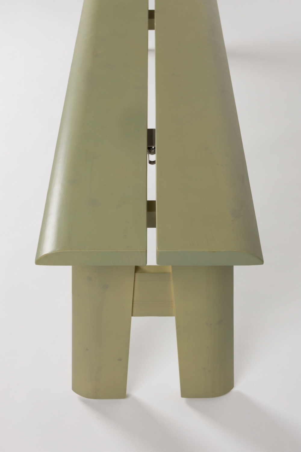 Foldable Outdoor Bench | Zuiver Avenue | OROA.com