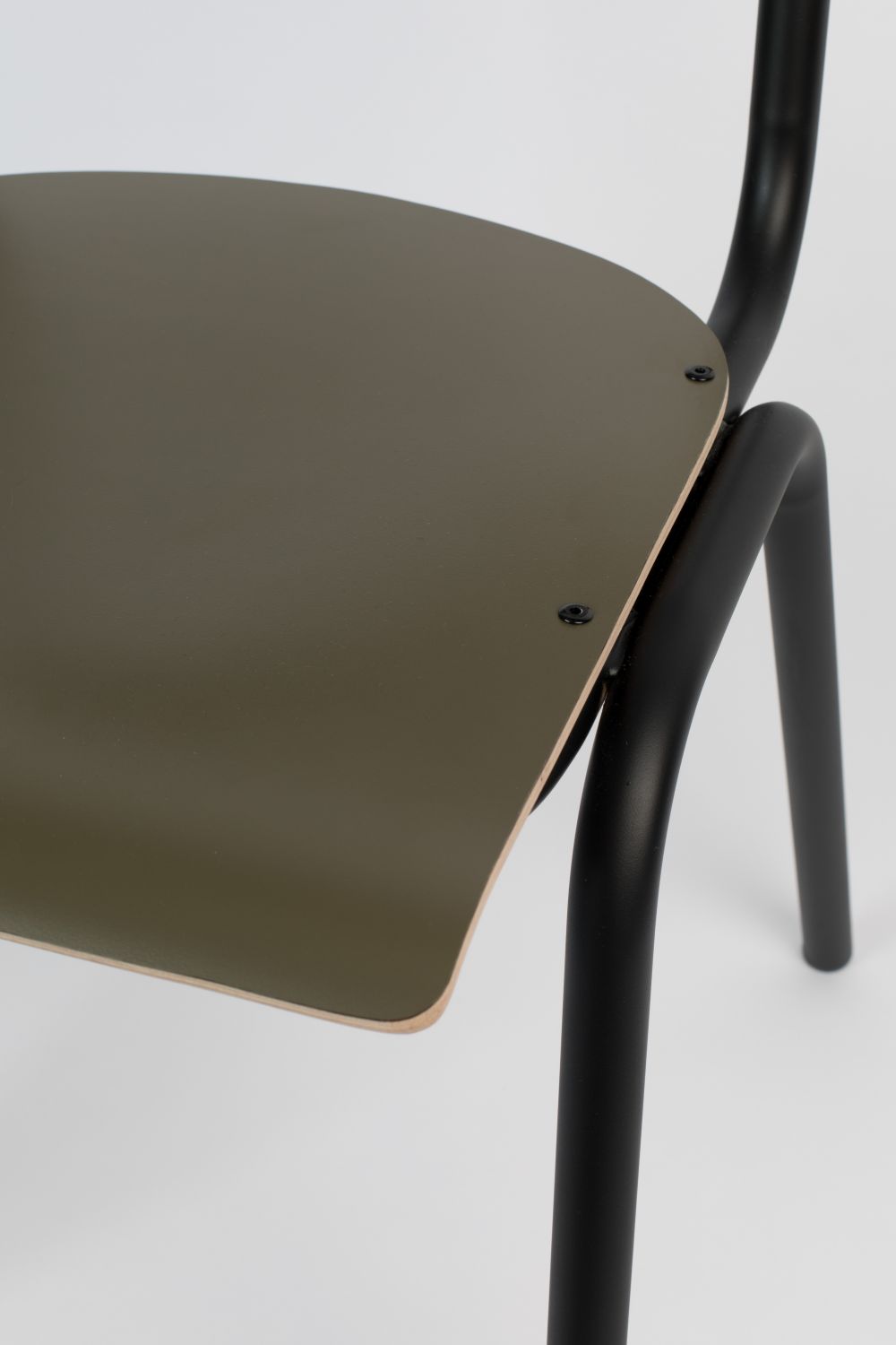 Steel-Framed Stackable Chairs (4) | Zuiver Back To School | Oroa.com