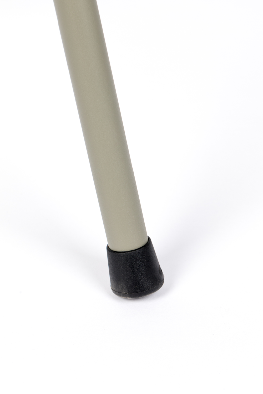 Aluminum Stackable Outdoor Chairs (2) | Zuiver Back To School | Oroa.com