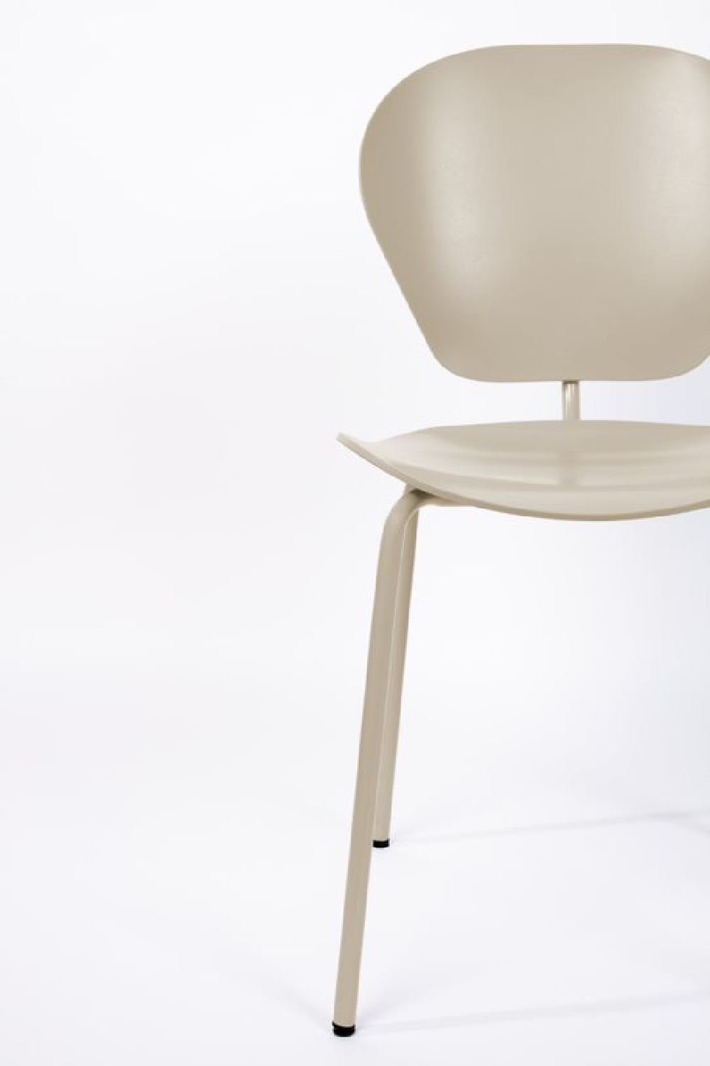 Minimalist Molded Dining Chair (2) | Zuiver The Ocean | OROA.com