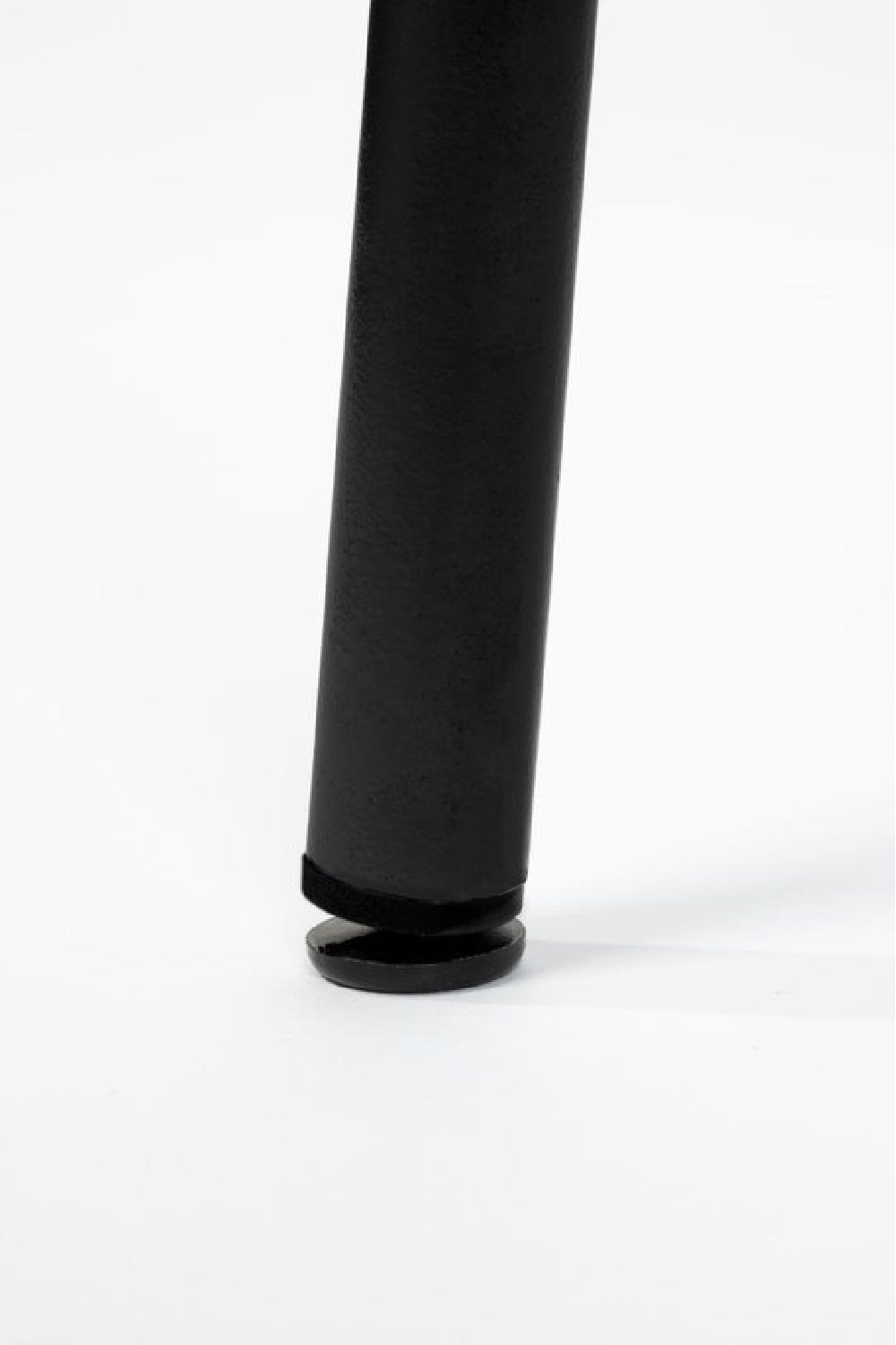 Minimalist Molded Dining Chair (2) | Zuiver The Ocean | OROA.com