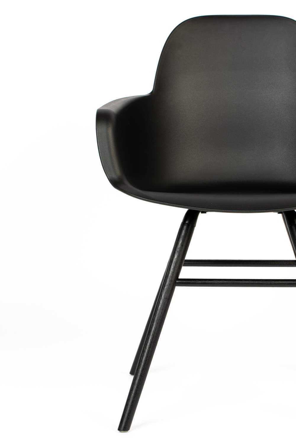 Contemporary Molded Armchair (2) | Zuiver Albert | OROA.com