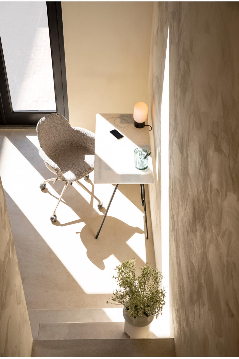 Padded Swivel Armchair | Zuiver Albert | OROA.com