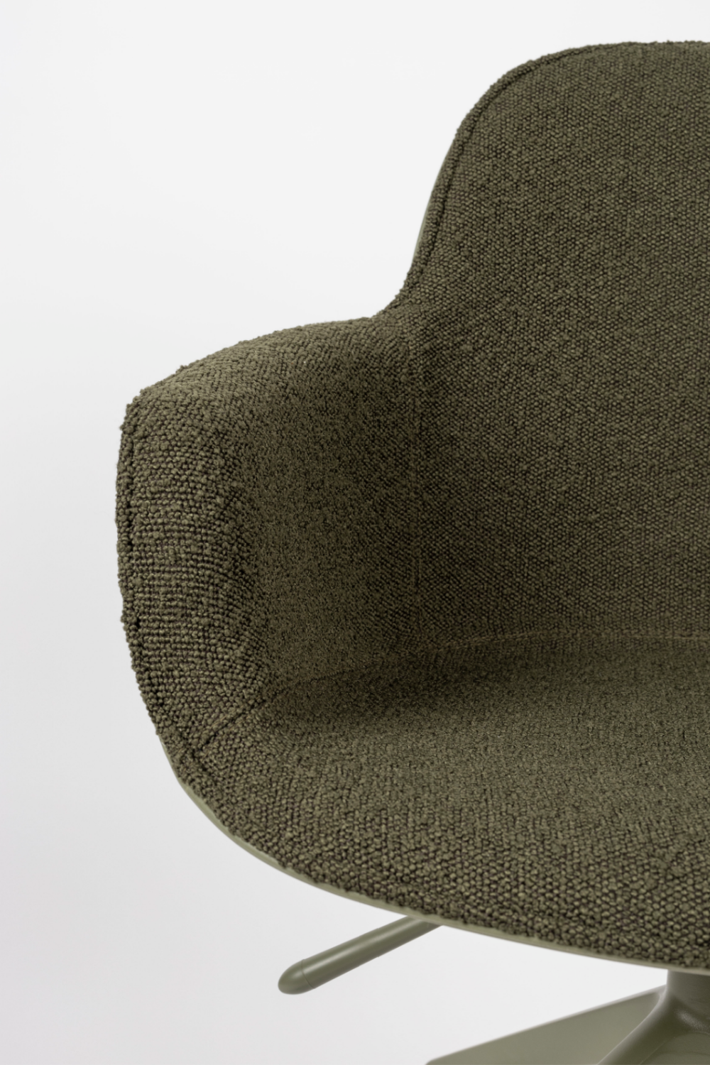 Padded Swivel Armchair | Zuiver Albert | OROA.com
