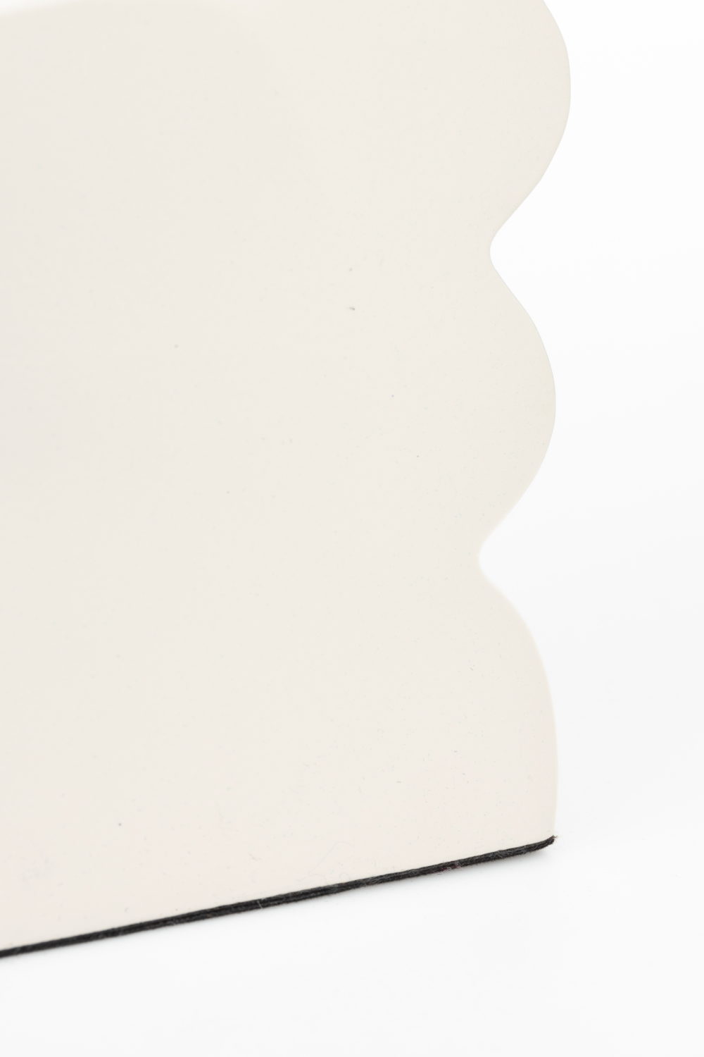 Scalloped Modern Stool | Zuiver Curves | OROA.com