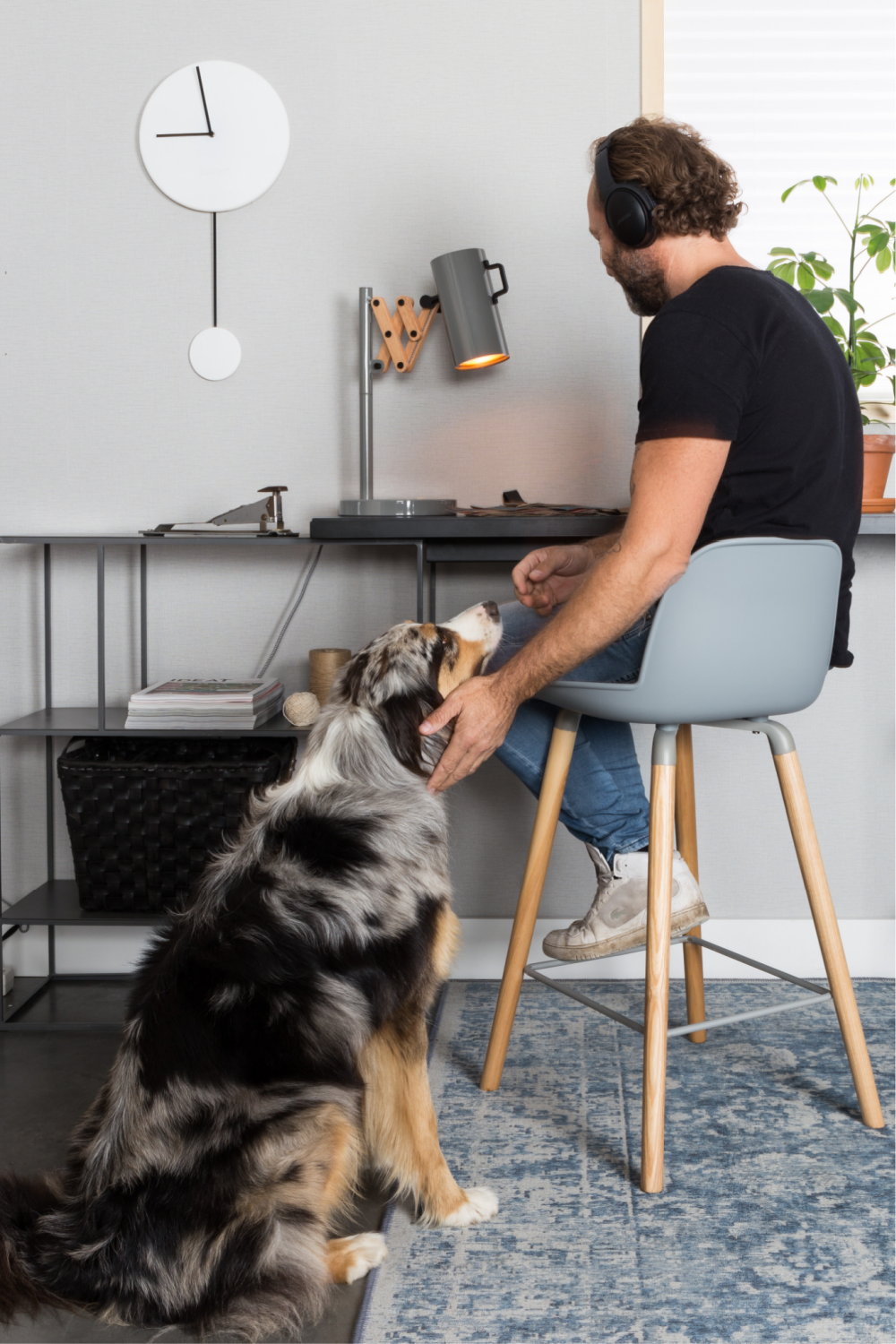 Molded Counter Stools (2) | Zuiver Albert Kuip | OROA.com