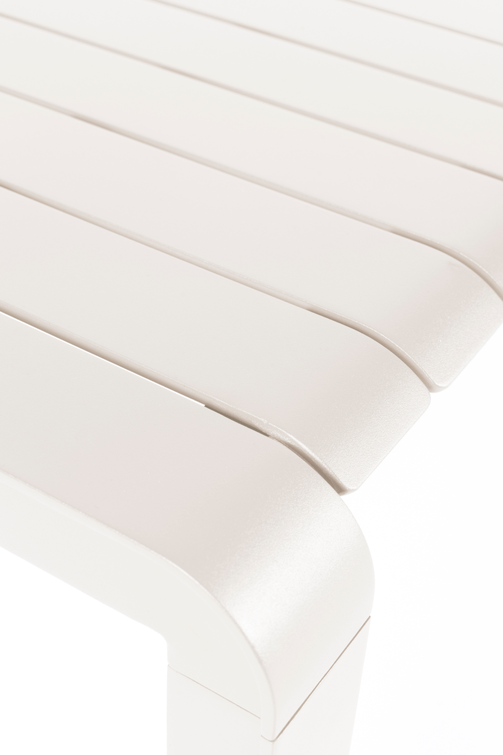 Aluminum Slatted Garden Bench | Zuiver Vondel | OROA.com