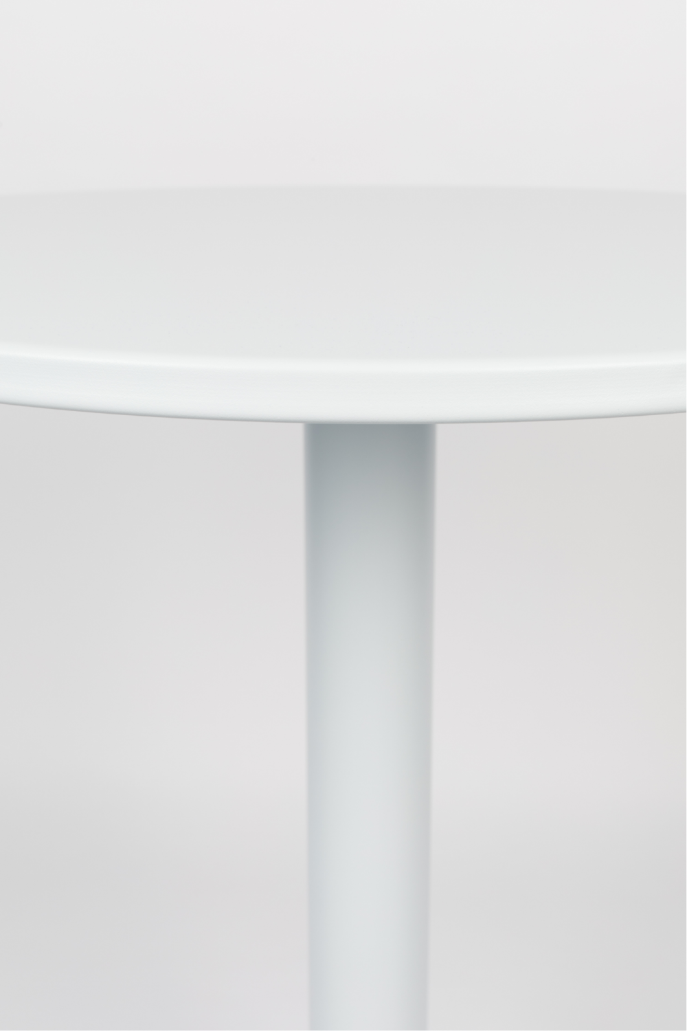 Round Pedestal Outdoor Bistro Table | Zuiver Metsu | Oroa.com