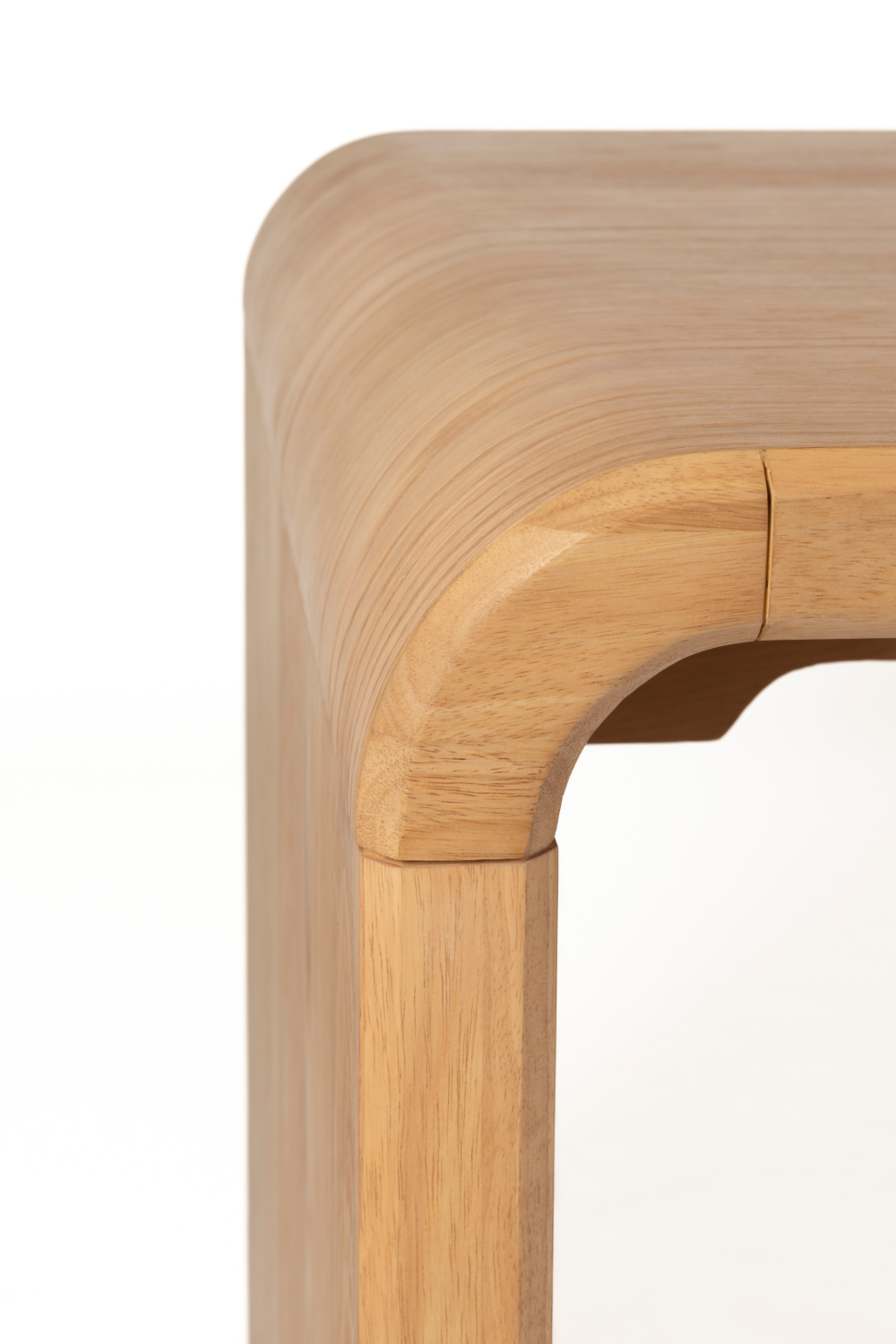 Oak Curved Dining Table | Zuiver Brave | OROA.com
