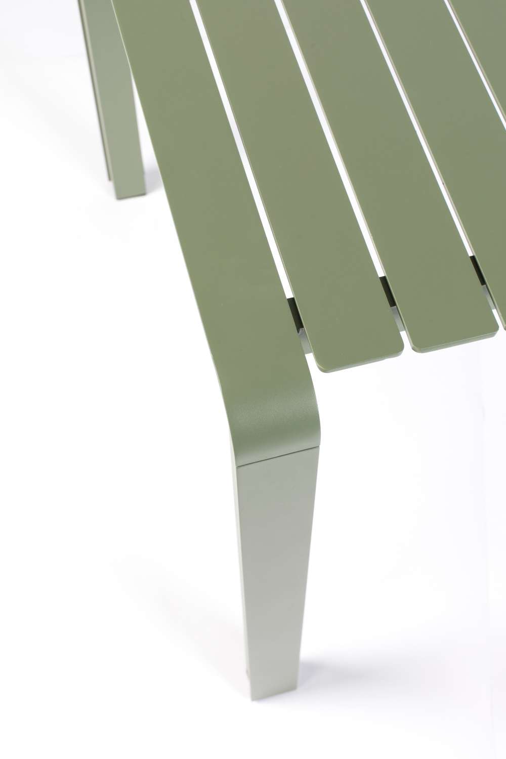 Rectangular Slatted Garden Table | Zuiver Vondel | OROA.com