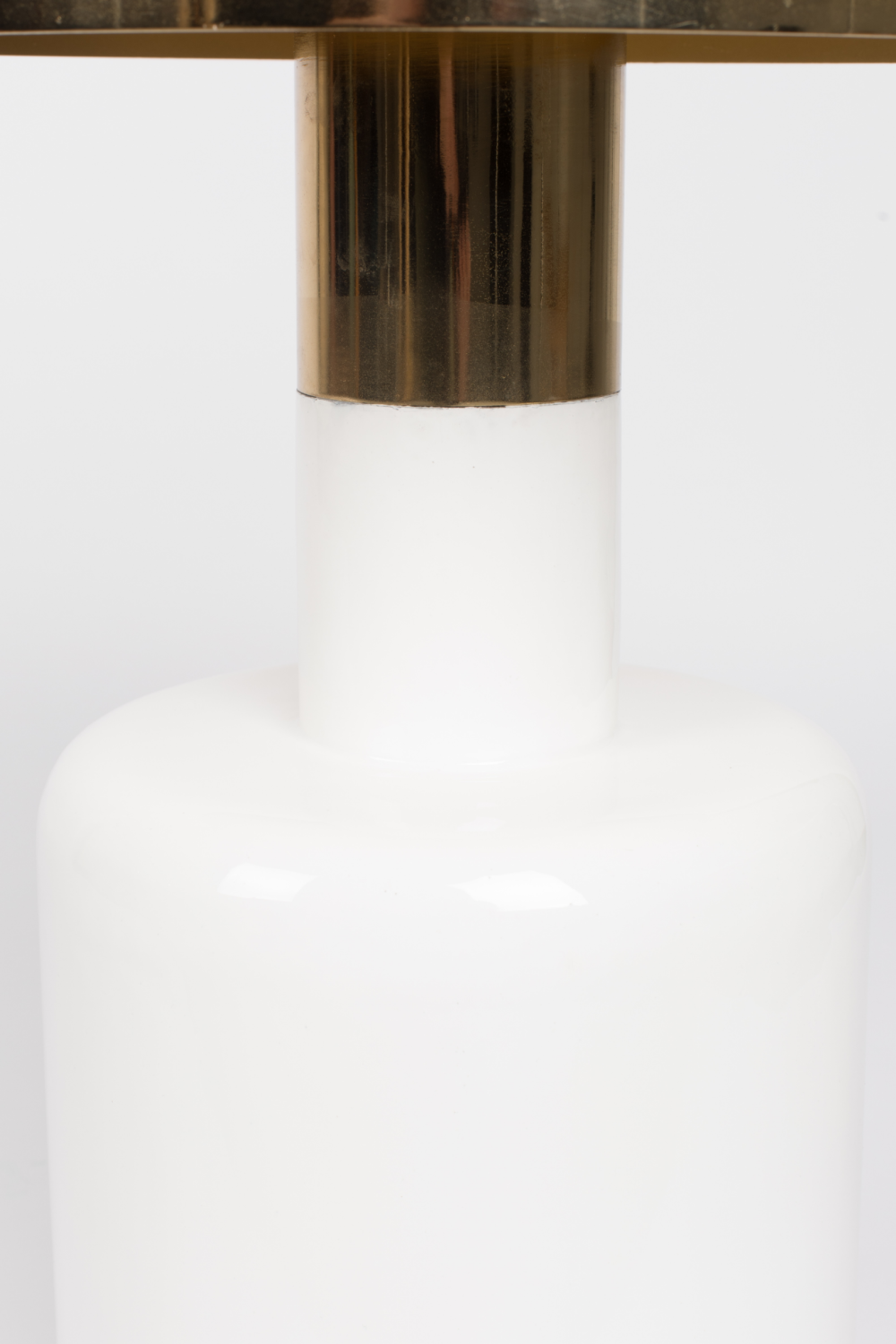 Enameled Metal Side Table | Zuiver Glam | Oroa.com