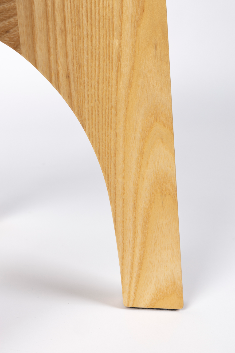 Ash Wood Modern Side Table | Zuiver Kobe | OROA.com