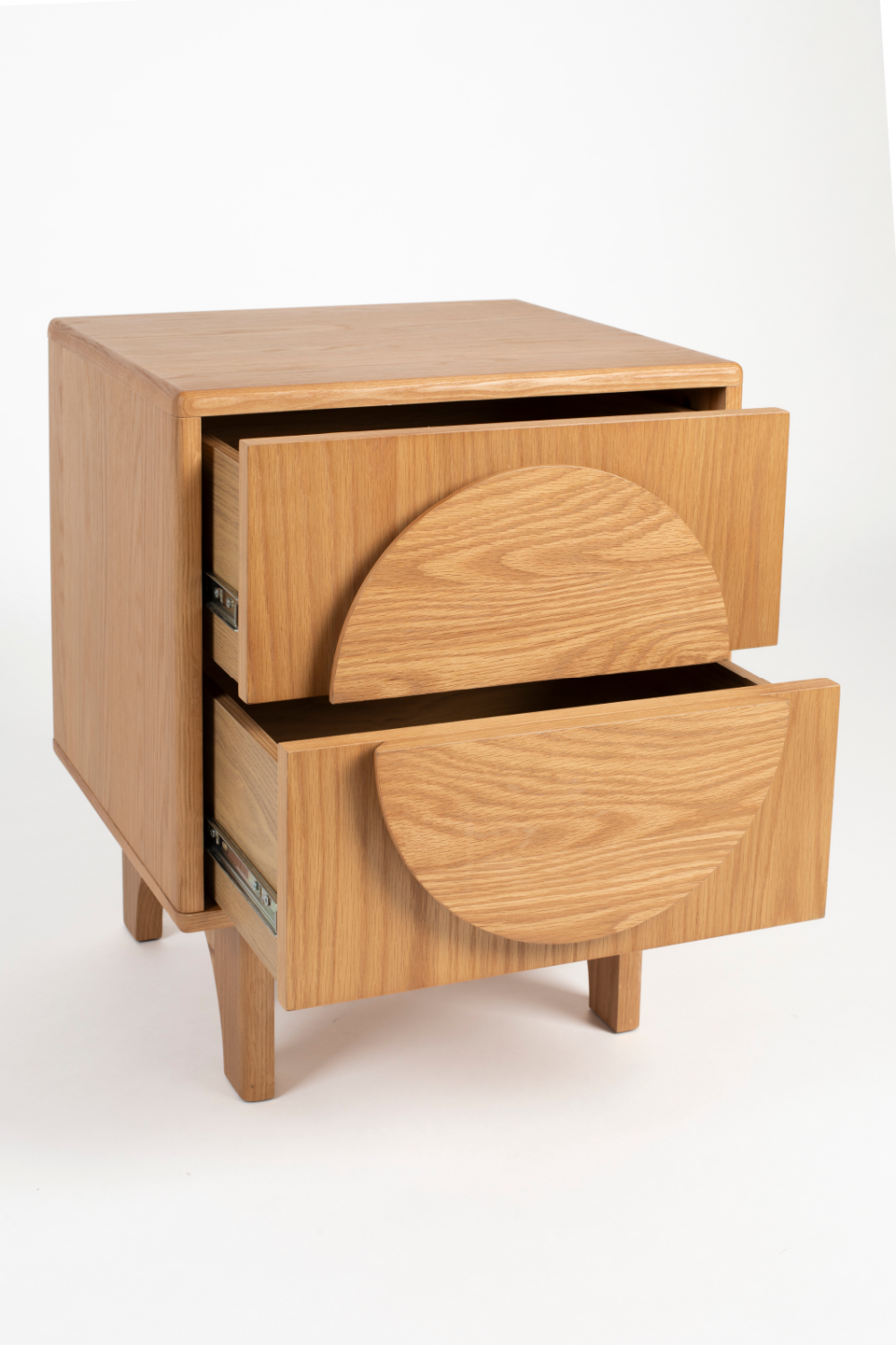 Oak Bedside Table | Zuiver Groove | OROA.com