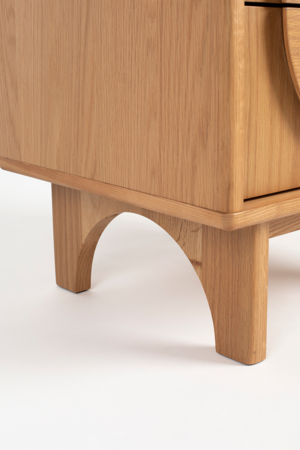 Oak Bedside Table | Zuiver Groove | OROA.com