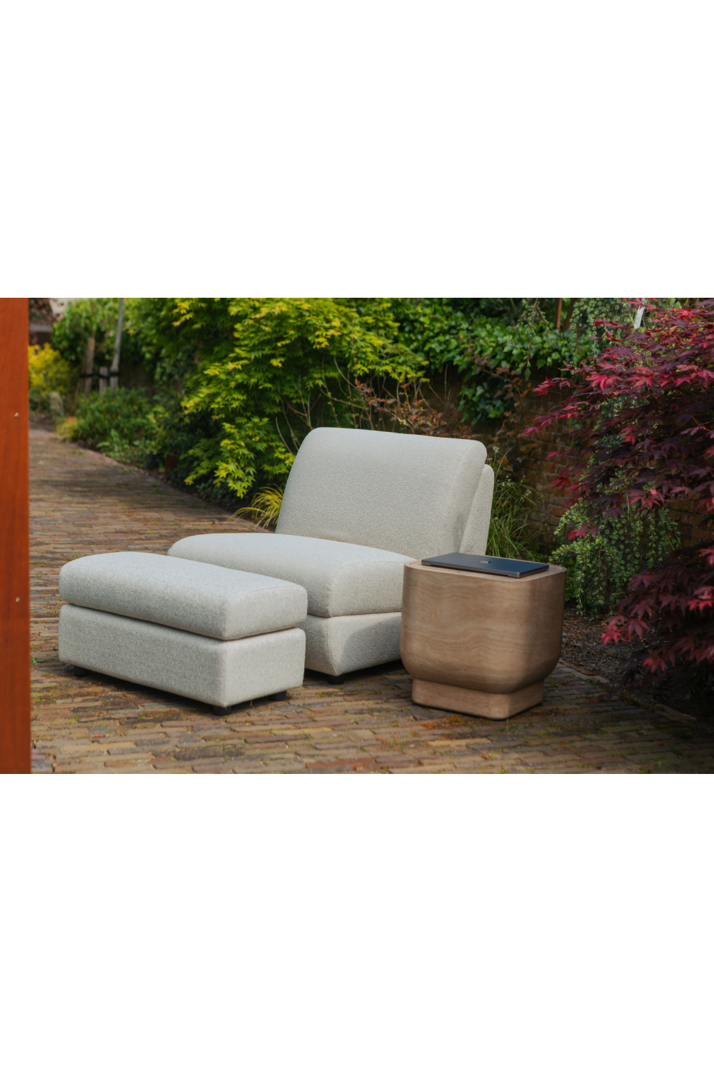 Minimalist Travertine Side Table | Zuiver Noble | OROA.com