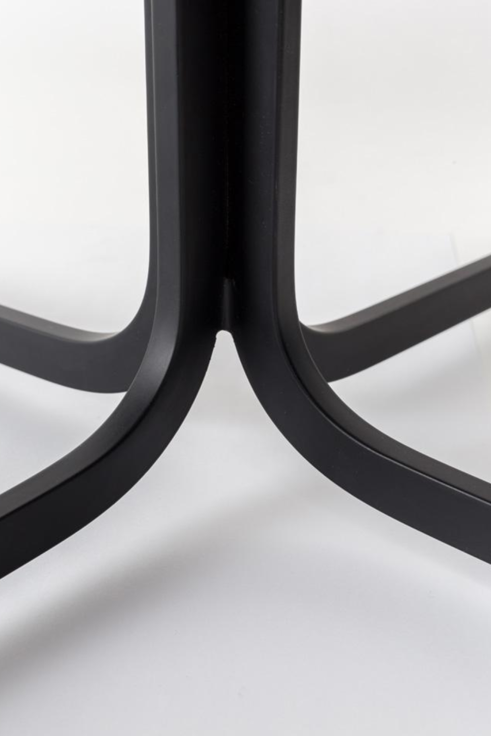 Leather Swivel Lounge Chair | Oroa.com