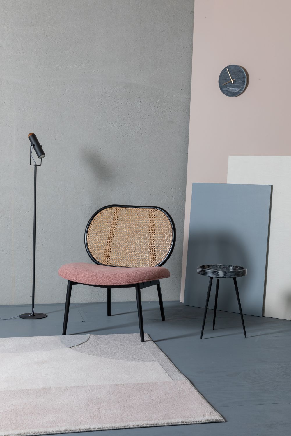 Webbed Back Lounge Chair | Oroa.com