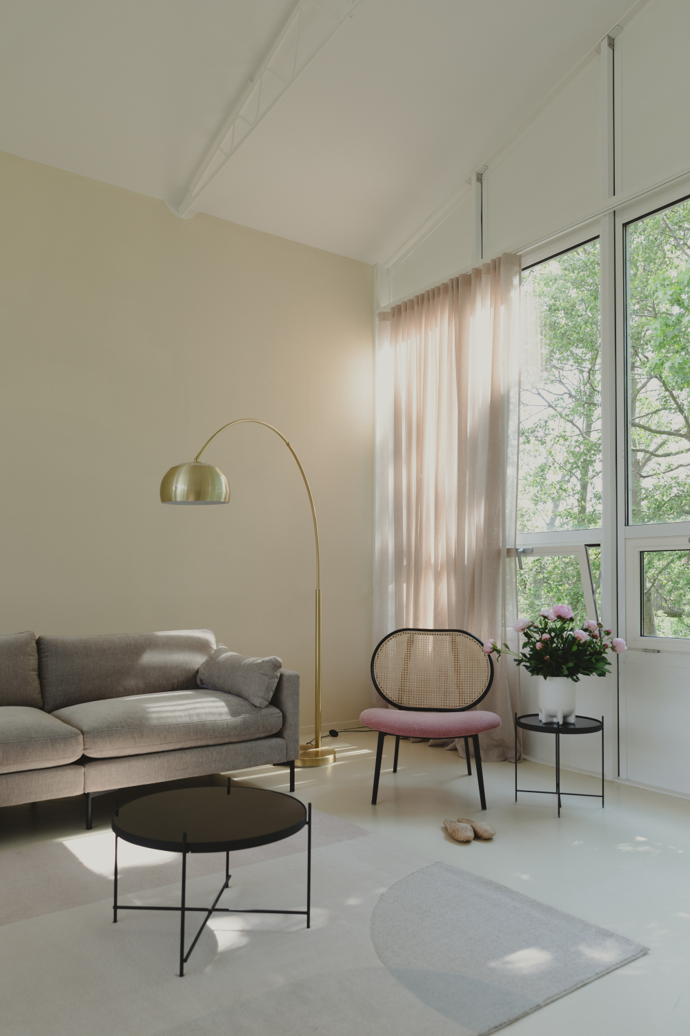 Webbed Back Lounge Chair | Zuiver Spike | Oroa.com