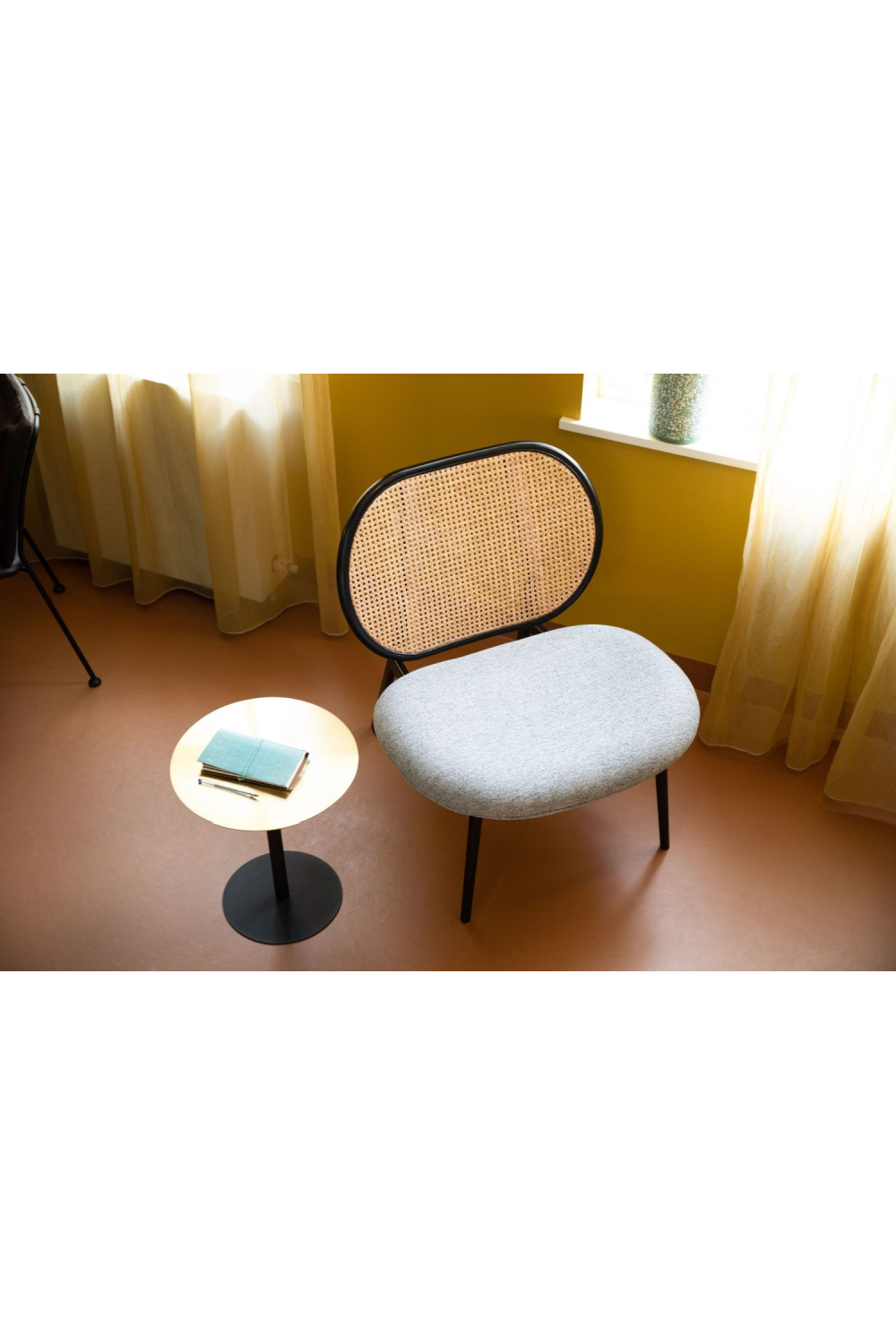 Webbed Back Lounge Chair | Oroa.com
